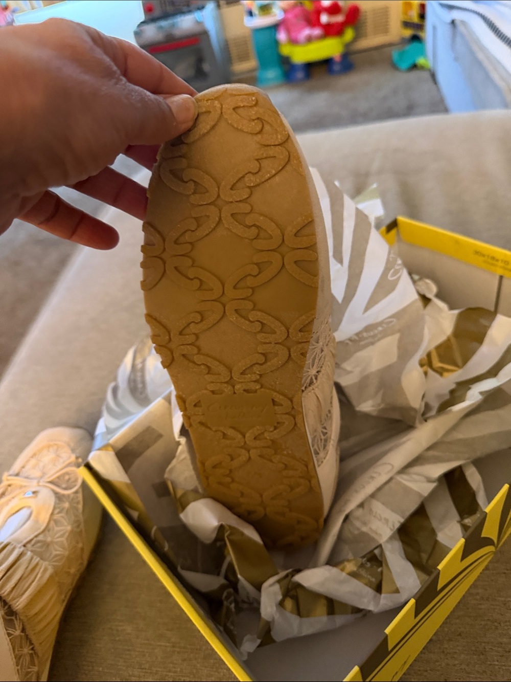 Circus by Sam Edelman Quilted Cream Slip-On Loafers with Bow like new. - Picture 4 of 8